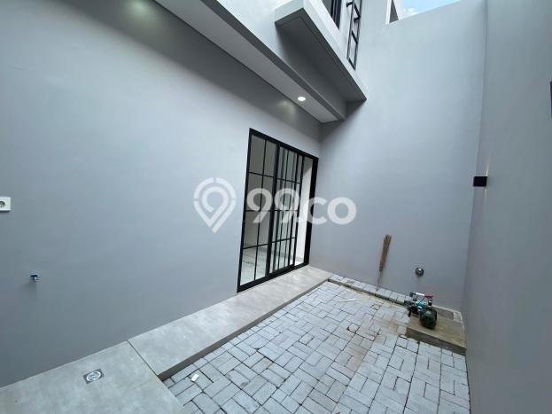 Rumah Modern 4 KT di Meruya Jakarta Barat Rumah Modern 4 KT di Meruya Jakarta Barat