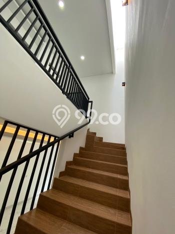 Rumah Modern 4 KT di Meruya Jakarta Barat Rumah Modern 4 KT di Meruya Jakarta Barat
