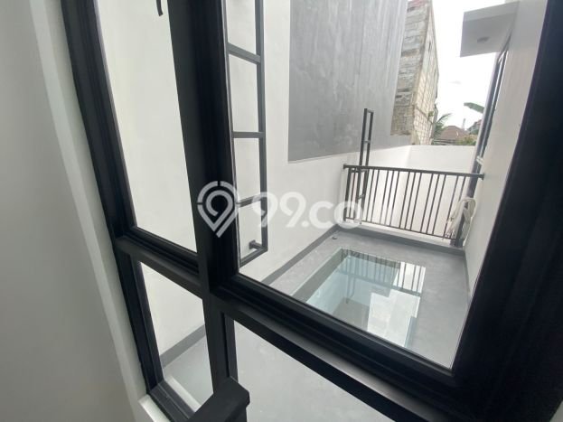 Rumah Luas Asri 3 KT Siap Pakai di Villa Meruya Jakarta Barat Rumah Luas Asri 3 KT Siap Pakai di Villa Meruya Jakarta Barat