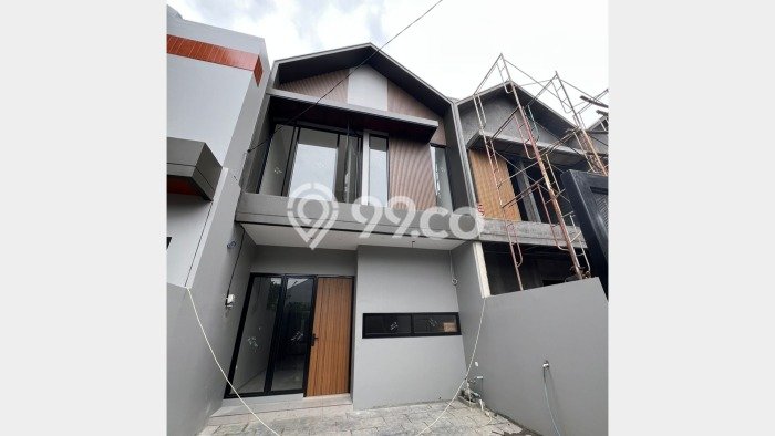 Rumah Luas Asri 3 KT Siap Huni di Puri Indah Jakarta Barat Rumah Luas Asri 3 KT Siap Huni di Puri Indah Jakarta Barat