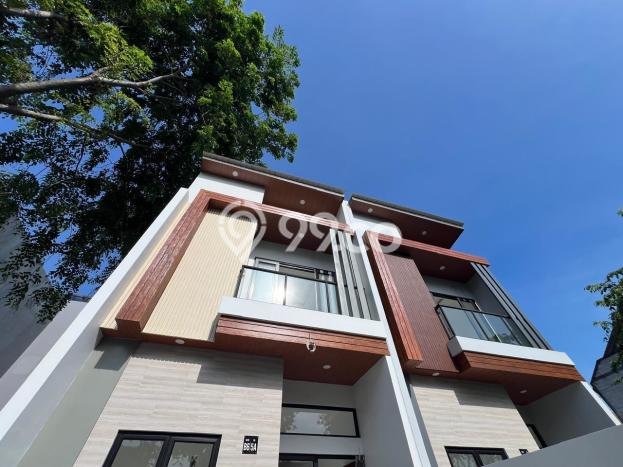 Jual Rumah Eksklusif 3 KT di Villa Meruya, Jakarta Barat Jual Rumah Eksklusif 3 KT di Villa Meruya, Jakarta Barat