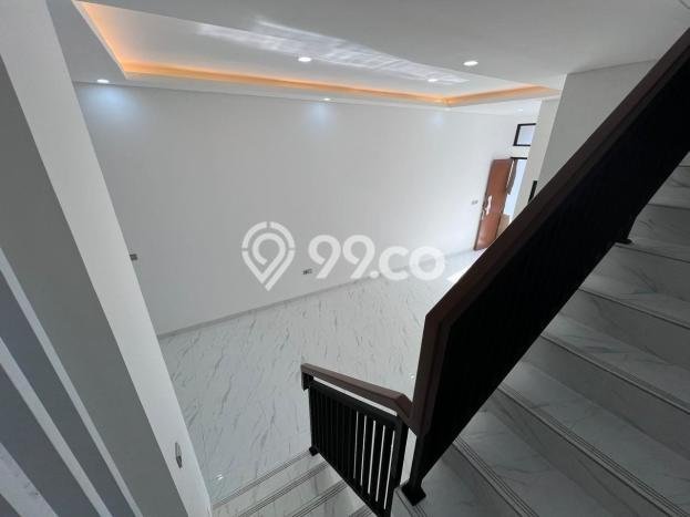 Jual Rumah Eksklusif 3 KT di Villa Meruya, Jakarta Barat Jual Rumah Eksklusif 3 KT di Villa Meruya, Jakarta Barat