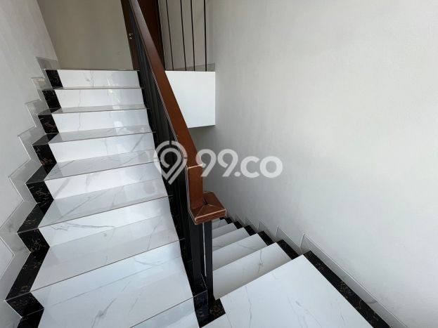 Dijual Rumah Eksklusif 3 KT di Villa Meruya, Jakarta Barat Dijual Rumah Eksklusif 3 KT di Villa Meruya, Jakarta Barat