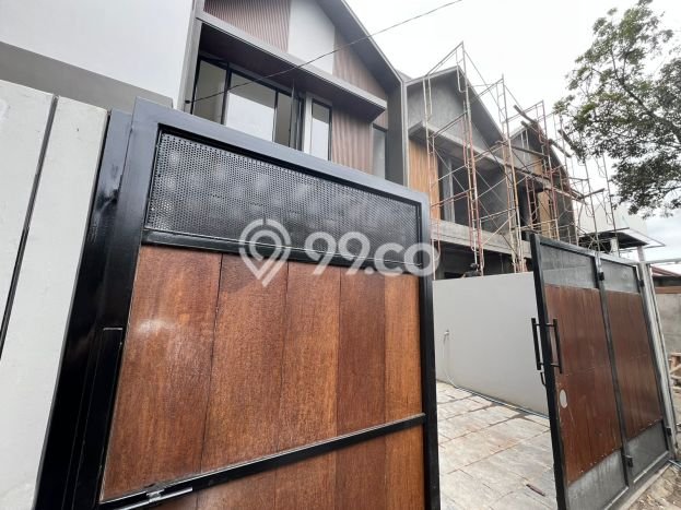 For Sale Hunian Rumah Nyaman 3 KT di Puri Indah, Jakarta Barat For Sale Hunian Rumah Nyaman 3 KT di Puri Indah, Jakarta Barat