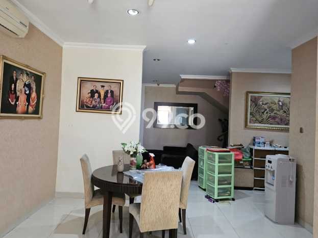 Rumah Luxury Modern Siap Huni di Pondok Indah Jakarta Selatan Rumah Luxury Modern Siap Huni di Pondok Indah Jakarta Selatan