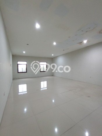 Ruko Area Strategis di Bojongloa Kidul, Luas 300m2m², Siap Operasional Ruko Area Strategis di Bojongloa Kidul, Luas 300m2m², Siap Operasional