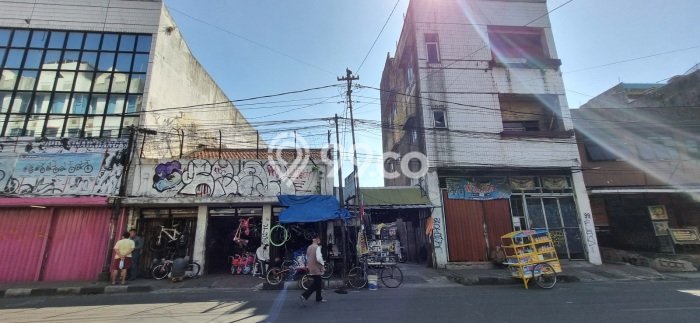 Untuk Dijual! Ruko di Veteran Bandung LT 430m2 / LB 250m2 Kawasan Bisnis Untuk Dijual! Ruko di Veteran Bandung LT 430m2 / LB 250m2 Kawasan Bisnis