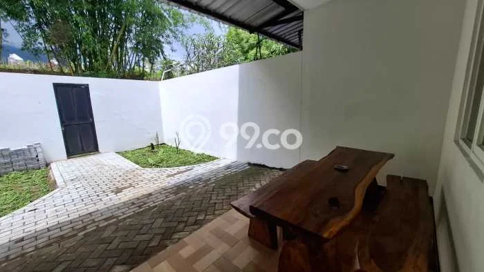 Rumah Elit Modern Tanpa Renovasi di Batu Malang Rumah Elit Modern Tanpa Renovasi di Batu Malang