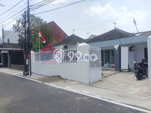 Rumah Cantik Siap Huni Di Blimbing Luas 100m2 Lokasi Strategis Rumah Cantik Siap Huni Di Blimbing Luas 100m2 Lokasi Strategis