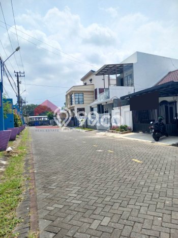 Dijual Cepat Rumah Bagus Siap Huni LB 130m2 di Pakis, Malang Dijual Cepat Rumah Bagus Siap Huni LB 130m2 di Pakis, Malang