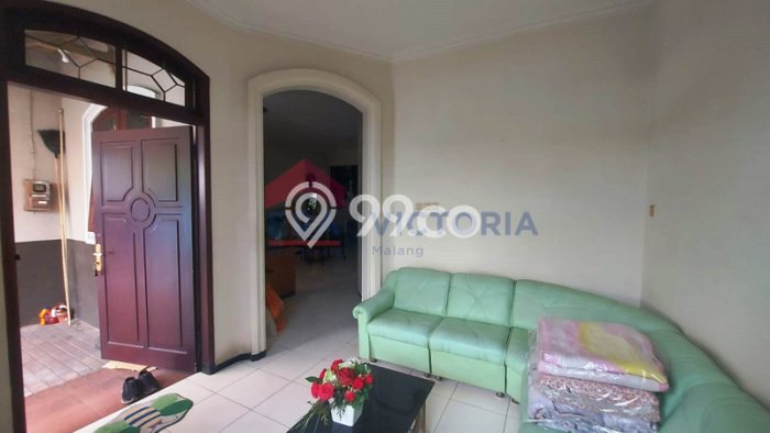 Hunian Cantik Modern Lb 250m2 di Klojen, Malang Hunian Cantik Modern Lb 250m2 di Klojen, Malang