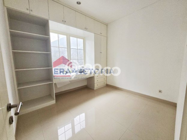 Siap Huni Hunian Elit 4 Kamar di Kedungkandang Dekat ke Mana Pun Siap Huni Hunian Elit 4 Kamar di Kedungkandang Dekat ke Mana Pun