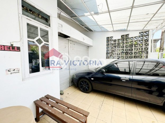 Rumah Strategis Modern Lb 300m2 di Klojen, Malang Rumah Strategis Modern Lb 300m2 di Klojen, Malang