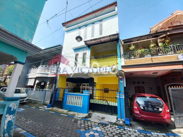 Rumah Strategis Modern Lb 200m2 di Kedungkandang, Malang Rumah Strategis Modern Lb 200m2 di Kedungkandang, Malang
