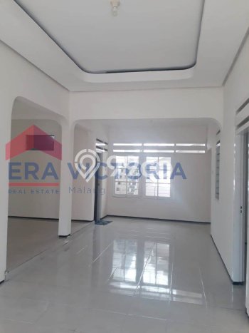 Disewakan! Rumah 2 Kamar Tidur &
1 Kamar Mandi di Tidar, Malang Disewakan! Rumah 2 Kamar Tidur &
1 Kamar Mandi di Tidar, Malang