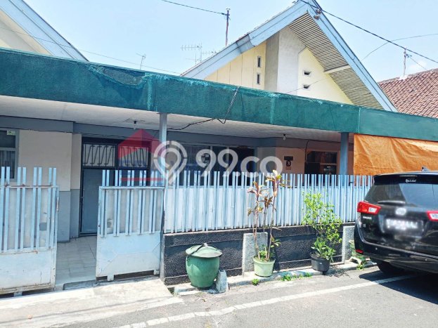 For Sale Rumah 6 Kamar Lokasi Ideal Bagus dan Strategis di Klojen For Sale Rumah 6 Kamar Lokasi Ideal Bagus dan Strategis di Klojen