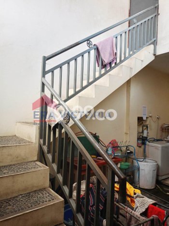For Sale Rumah 6 Kamar Lokasi Ideal Bagus dan Strategis di Klojen For Sale Rumah 6 Kamar Lokasi Ideal Bagus dan Strategis di Klojen
