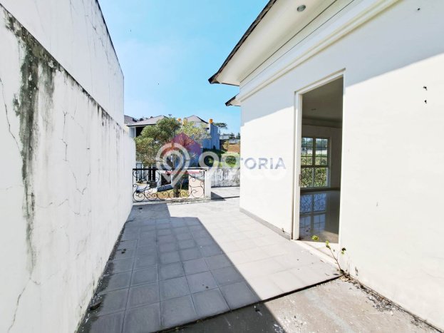Rumah Modern 4 KT LT 216m2 di Buring Rumah Modern 4 KT LT 216m2 di Buring