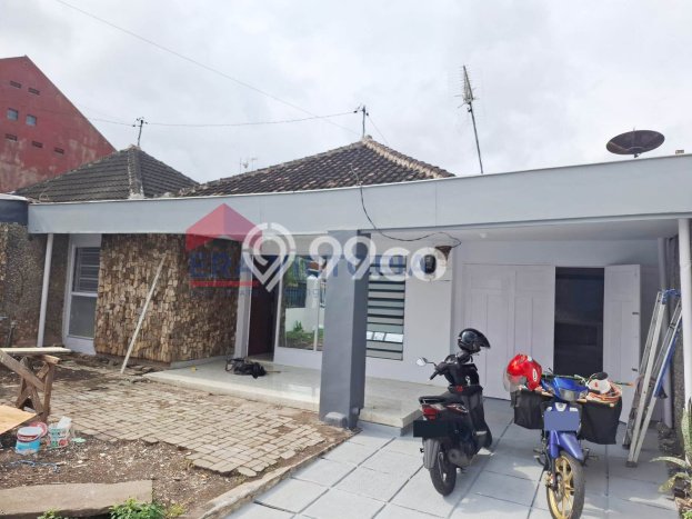 Rumah Cantik Siap Huni Di Blimbing Luas 100m2 Lokasi Strategis Rumah Cantik Siap Huni Di Blimbing Luas 100m2 Lokasi Strategis