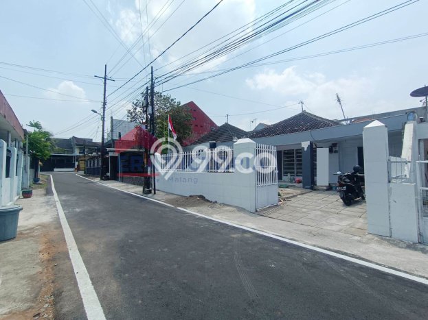 Rumah Cantik Siap Huni Di Blimbing Luas 100m2 Lokasi Strategis Rumah Cantik Siap Huni Di Blimbing Luas 100m2 Lokasi Strategis