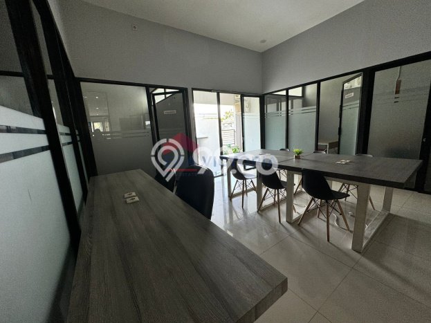 Ready to Use! Premium House LT 280m2 Desain Modern di Tunggulwulung Ready to Use! Premium House LT 280m2 Desain Modern di Tunggulwulung