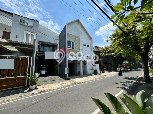 Ready to Use! Premium House LT 280m2 Desain Modern di Tunggulwulung Ready to Use! Premium House LT 280m2 Desain Modern di Tunggulwulung