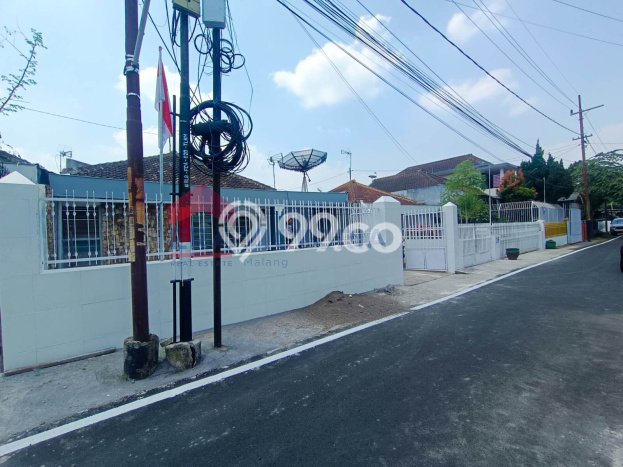 Rumah Cantik Siap Huni Di Blimbing Luas 100m2 Lokasi Strategis Rumah Cantik Siap Huni Di Blimbing Luas 100m2 Lokasi Strategis