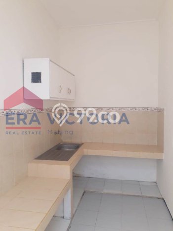 Disewakan! Rumah 2 Kamar Tidur &
1 Kamar Mandi di Tidar, Malang Disewakan! Rumah 2 Kamar Tidur &
1 Kamar Mandi di Tidar, Malang
