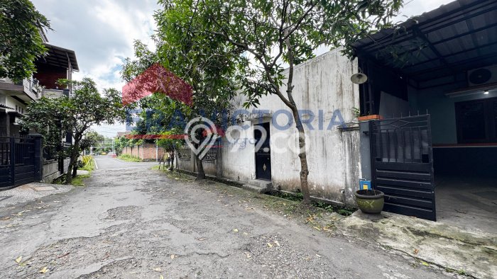 For Sale Rumah 3 Kamar Lokasi Ideal Nyaman dan Strategis di Blimbing For Sale Rumah 3 Kamar Lokasi Ideal Nyaman dan Strategis di Blimbing