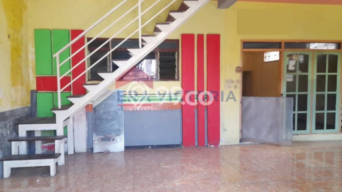 Ruko disewakan lokasi strategis Junrejo Batu 132m2 Ruko disewakan lokasi strategis Junrejo Batu 132m2