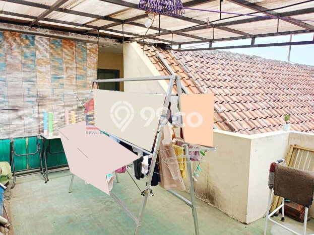 For Sale Rumah 6 Kamar Lokasi Ideal Bagus dan Strategis di Klojen For Sale Rumah 6 Kamar Lokasi Ideal Bagus dan Strategis di Klojen