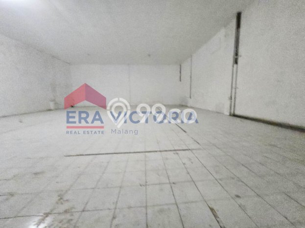 Lokasi Strategis! Dijual Gudang Bisnis di Blimbing, Malang Kondisi Baik Lokasi Strategis! Dijual Gudang Bisnis di Blimbing, Malang Kondisi Baik