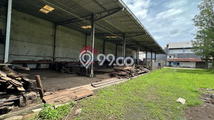 Gudang Dijual di Singosari LT 9448m2, LB 3500m2 untuk Investasi Gudang Dijual di Singosari LT 9448m2, LB 3500m2 untuk Investasi