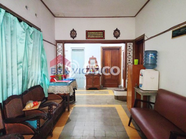 For Sale Rumah 6 Kamar Lokasi Ideal Bagus dan Strategis di Klojen For Sale Rumah 6 Kamar Lokasi Ideal Bagus dan Strategis di Klojen