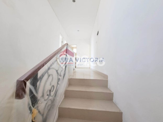 Rumah Modern 4 KT LT 216m2 di Buring Rumah Modern 4 KT LT 216m2 di Buring