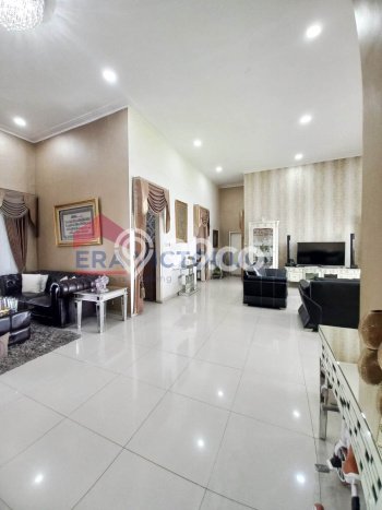 Rumah Mewah Dijual LT 300m2 di Blimbing, Malang Rumah Mewah Dijual LT 300m2 di Blimbing, Malang