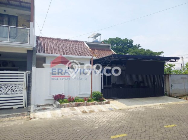Dijual Cepat Rumah Bagus Siap Huni LB 130m2 di Pakis, Malang Dijual Cepat Rumah Bagus Siap Huni LB 130m2 di Pakis, Malang