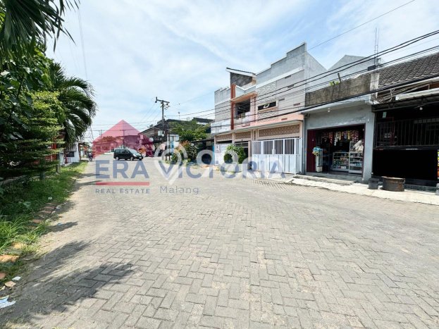 Rumah Strategis Modern Lb 162m2 di Lowokwaru, Malang Rumah Strategis Modern Lb 162m2 di Lowokwaru, Malang