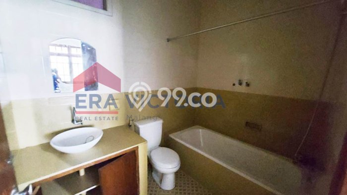 Rumah Elit LB 200m2 Siap Pakai Desain Elegan di Malang Kota, Malang Rumah Elit LB 200m2 Siap Pakai Desain Elegan di Malang Kota, Malang