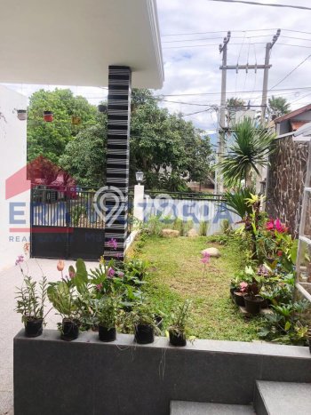 Dijual Rumah 4 Kamar Lokasi Ideal Nyaman dan Strategis di Batu Dijual Rumah 4 Kamar Lokasi Ideal Nyaman dan Strategis di Batu