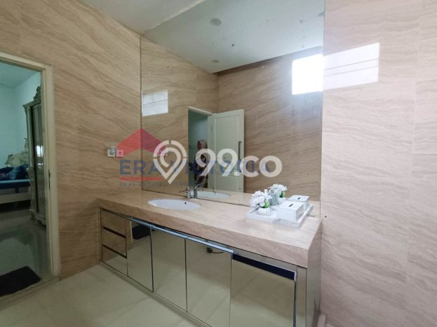 Rumah Mewah Dijual LT 300m2 di Blimbing, Malang Rumah Mewah Dijual LT 300m2 di Blimbing, Malang