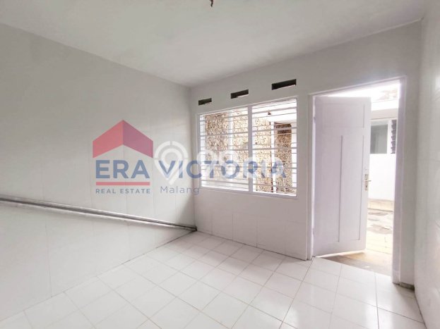 Rumah Cantik Siap Huni Di Blimbing Luas 100m2 Lokasi Strategis Rumah Cantik Siap Huni Di Blimbing Luas 100m2 Lokasi Strategis