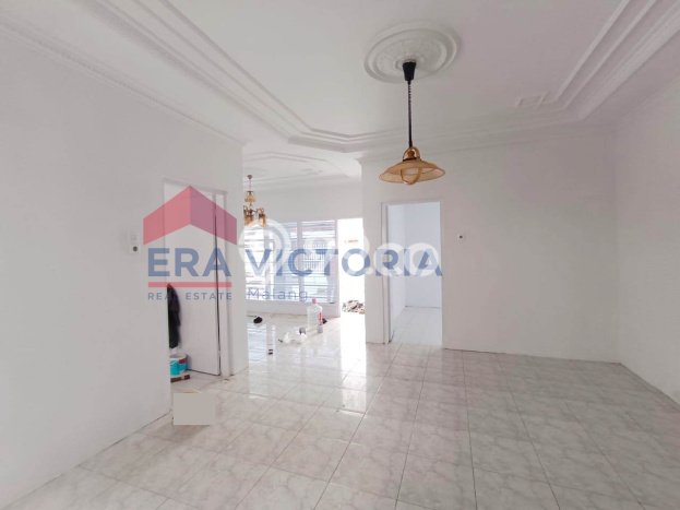 Rumah Cantik Siap Huni Di Blimbing Luas 100m2 Lokasi Strategis Rumah Cantik Siap Huni Di Blimbing Luas 100m2 Lokasi Strategis