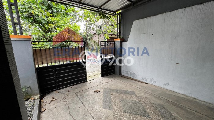 For Sale Rumah 3 Kamar Lokasi Ideal Nyaman dan Strategis di Blimbing For Sale Rumah 3 Kamar Lokasi Ideal Nyaman dan Strategis di Blimbing