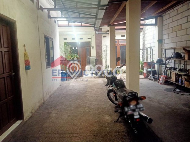 For Sale Rumah 5 Kamar Lokasi Ideal Bagus dan Strategis di Kedungkandang For Sale Rumah 5 Kamar Lokasi Ideal Bagus dan Strategis di Kedungkandang