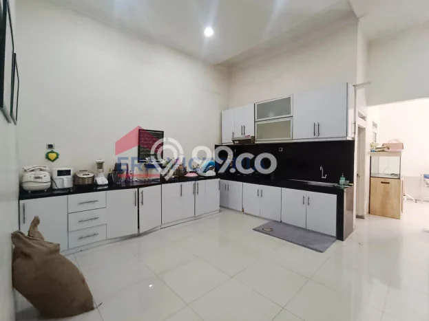 Rumah Mewah Dijual LT 300m2 di Blimbing, Malang Rumah Mewah Dijual LT 300m2 di Blimbing, Malang