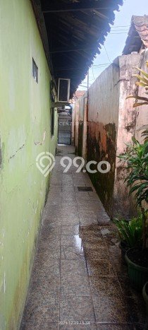 Lokasi strategis! Rumah siap pakai disewakan di Jombang LB 325m2 Lokasi strategis! Rumah siap pakai disewakan di Jombang LB 325m2