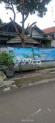 Lokasi strategis! Rumah siap pakai disewakan di Jombang LB 325m2 Lokasi strategis! Rumah siap pakai disewakan di Jombang LB 325m2