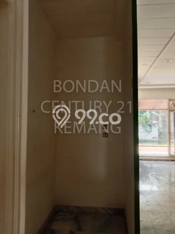Rumah Kondisi Baik Disewakan di Kemang, Jakarta Selatan LT 758m2, LB 350m2 Rumah Kondisi Baik Disewakan di Kemang, Jakarta Selatan LT 758m2, LB 350m2
