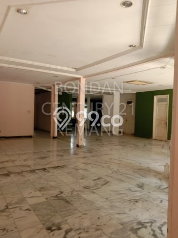 Rumah Kondisi Baik Disewakan di Kemang, Jakarta Selatan LT 758m2, LB 350m2 Rumah Kondisi Baik Disewakan di Kemang, Jakarta Selatan LT 758m2, LB 350m2